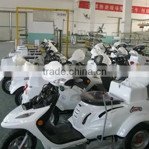 125cc Handicapped Three Wheel Scooter thumbnail-2