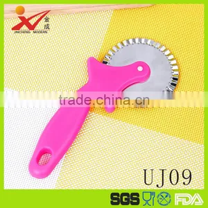Hot Pink PP Handle Bakeware Pizza Cutter thumbnail-1