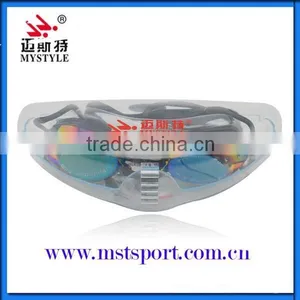 Swimming Goggles Plastic Waterproof Case thumbnail-2