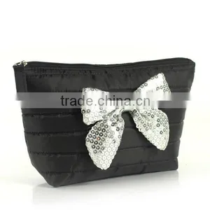 Quilted Polyester Cosmetic Bag With Bowknot thumbnail-1