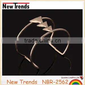 Women Trendy Alloy Triangle Pretty Fashion Charm Bracelet Cuff thumbnail-4