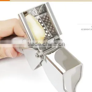 Hot Sale Stainless Steel Garlic Press thumbnail-3