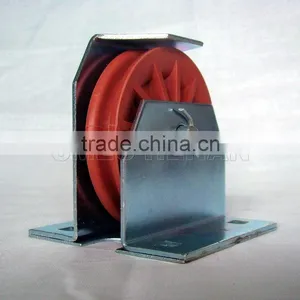3.5" Nylon/plastic Pulley With Metal Bracket Vertical Composite thumbnail-1