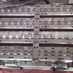 Plastic Injection Bottle Cap Mould thumbnail-1