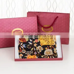 High Quality Scarf Packaging Product Paper Bags Supplier thumbnail-1