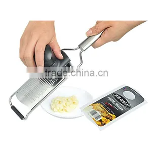 S/S+ABS 33.3*7.6 Stainless Steel Kitchen Tools Cucumber Grater thumbnail-1