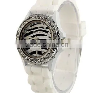 Plastic Geneva Diamond Watches With Japan Movement thumbnail-1