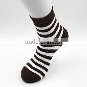 Strip Type Young Girl School Run Socks thumbnail-2