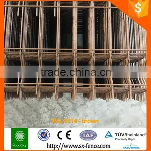 Cheap Price Powder Coated Iron Wire Mesh Fence Field Fence thumbnail-3