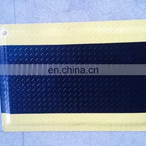 Customized 20mm Thickness Antifatigue Floor Mat With Yellow Margin thumbnail-2