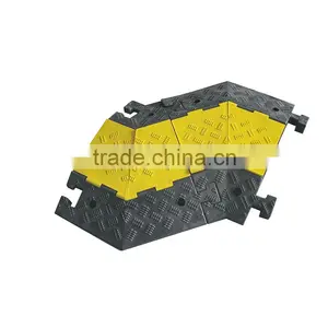 Lower Factoty Price 900*600*75mm Soft Flexible 3channels Rubber Heavy Duty Cable Protector thumbnail-3