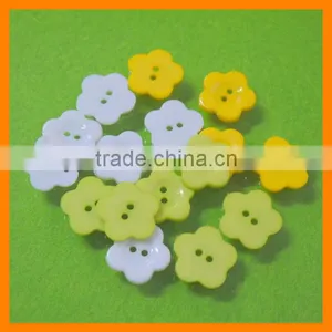 Flower Shape 2 Holes Button thumbnail-1