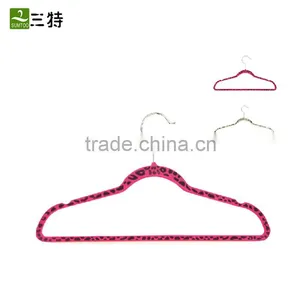 2 Colors Zebra-stripe Red Beige Magic Plastic Velvet Hanger thumbnail-2