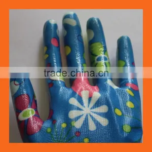 Garden Girl Water Resistant Weeding Gloves With Nitrile Palm thumbnail-4