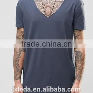 Men Fashion Street Wear Hip Hop Design Super Longline Raw V-neck T-shirt OEM Custom thumbnail-3