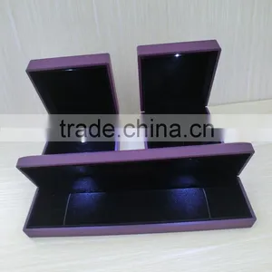 Luxur Varnished Color Jewelry Set Ring Box Bracelet Box Nacklace Box Wedding Gift Set With LED Jewelry Wooden Box thumbnail-6