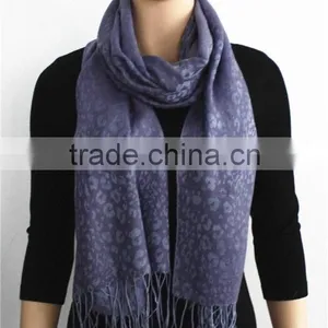 Jacquard Leopard Pattern Wool Scarf thumbnail-2