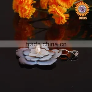 Wholesale Carved Mother of Pearl Shell Pendant thumbnail-3