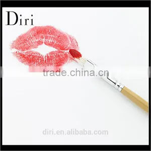 Portable Professional Custom Logo Makeup Lip Brushes thumbnail-1