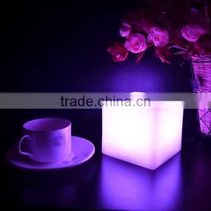 Rechargeable Plastic Led Portable Iluminated Table Lamp for Bar Hotel Bedroom thumbnail-1