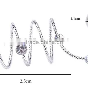 Women Gold-plated Rhinestone Pearls Wrap Around Spiral Rings thumbnail-4