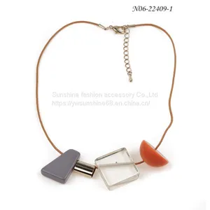 Beautiful Pure White Translucence Statement Nacklace N06-22409-1 ， Simple Style Nekelace, Gorgeous Necklace, Beautiful Pure White Statement thumbnail-1