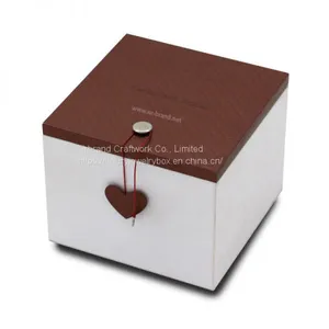 Delicate Fashion Square Jewelry Box for the Bracelet With Customized Logo thumbnail-1
