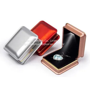 Personalized Design PU Leather LED Light Jewelry Box/ Led Engagement Ring Box thumbnail-1