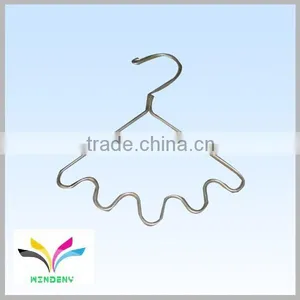 China Supplier Decorative Stable Innovative Modern Metal Wire Dress Stand thumbnail-3