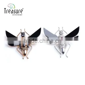 Unique Jewelry Insect Alloy Sheet With Glass Brooch Jewelry for Men and Women thumbnail-1