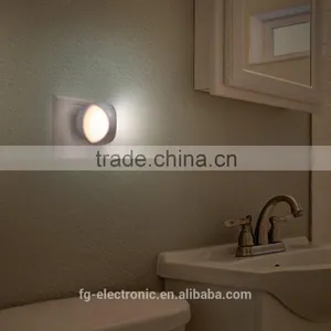 Automatic LED Night Light Plug-in Wall Light With Dusk to Dawn Sensor thumbnail-3