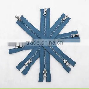 2016 High Quality Plastic Zipper thumbnail-1