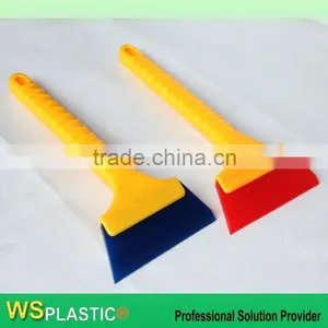 Ice Scraper to Remove Ice and Snow thumbnail-1