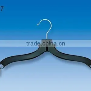 Plastic Hanger thumbnail-1