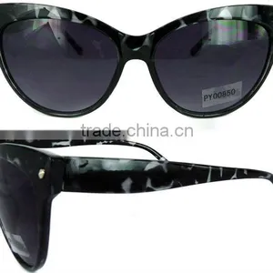 Very Beautiful Fashion Plastic Sunglasses Frame thumbnail-1