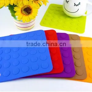 Non-slip Salient Point Silicone Chicken Pot Mat thumbnail-2