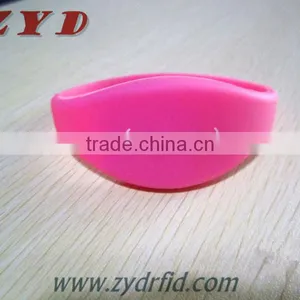 NFC LF125KHz RFID Cheap Printed Silicone Smart Wristband thumbnail-4