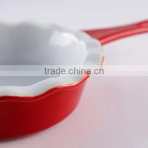 China Suppliers Kitchen Cookware Ceramic Baking Pans With Red Handle thumbnail-5