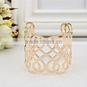 American Stylish Twist Heart Shape Hollow Bangle,women Gift Gold Bangles Wholesale thumbnail-1
