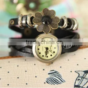 Fashion Vintage Long Strap Flower Leather Women Watch thumbnail-1
