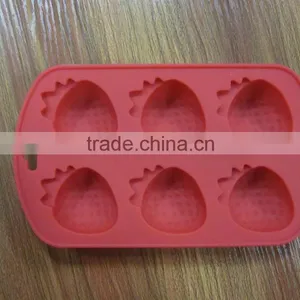 Lovely Strawberry Shaped Silicone Ice Cube Mould thumbnail-3