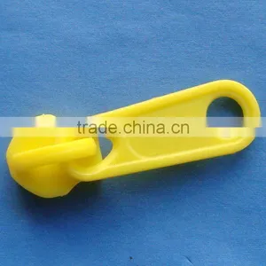 Plastic Zipper Slider and Puller thumbnail-1