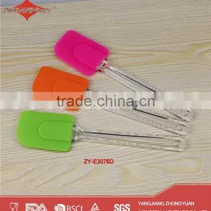 Large Size Head Design Custom Silicone Scraper With Plastic Handle thumbnail-1