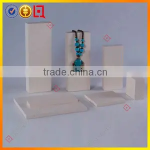 Unique Colored High End Jewelry Displays thumbnail-1