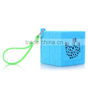 2016 Creative Gift New Mini Woofer Waterwroof Bluetooth Speaker thumbnail-2