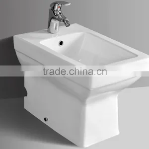 China Sanitary Ceramic Bidet Manual Bidet Portable Bidet thumbnail-1
