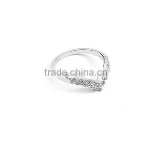 V Chevron Shape Dainty Cubic Zirconia Ring for Women thumbnail-2