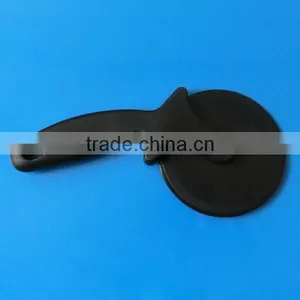 Plastic Pizza Cutter thumbnail-1