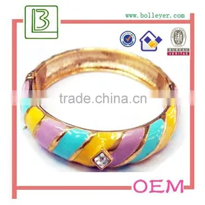 Customized Original Heart Bracelet Wholesale With Metal thumbnail-2