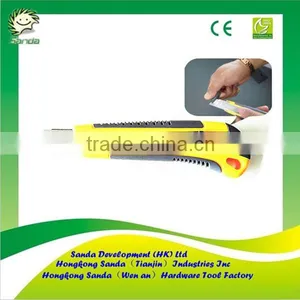 Plastic Utility Knife With Soft Grip thumbnail-1